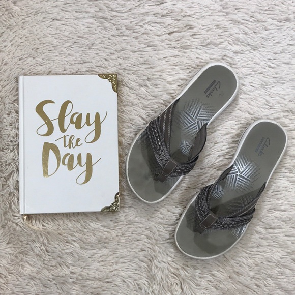 clarks cloudsteppers silver